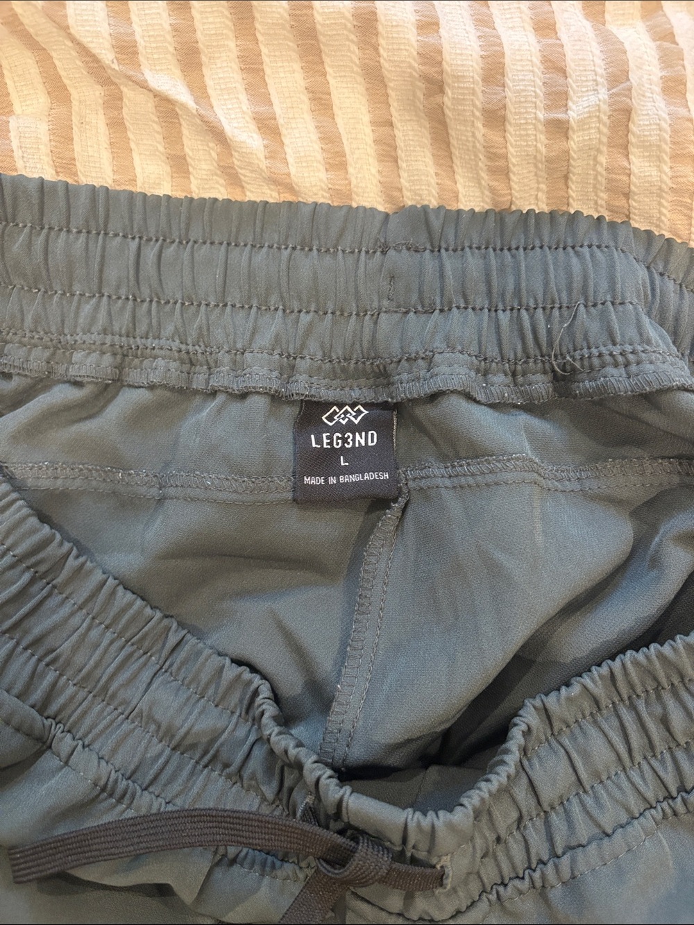 Men's Cargo Drawstring Shorts - Dark Green - Picture 2 of 3